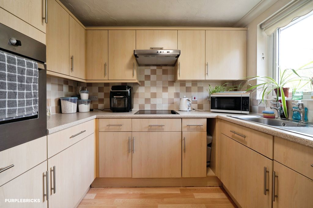 Property photo 2 of 14