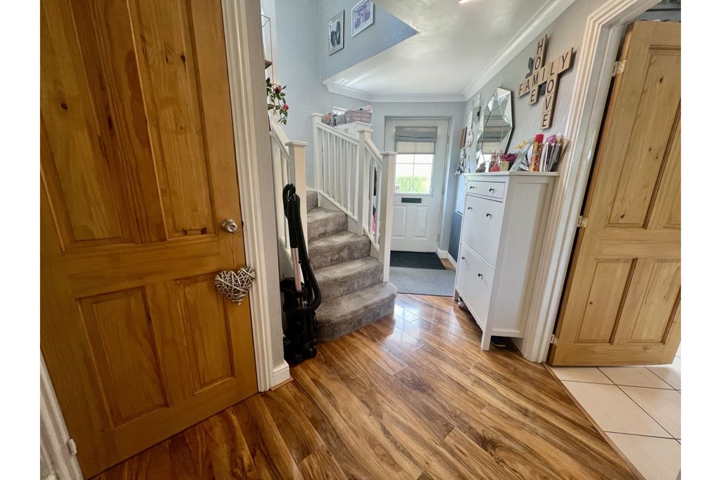 Property photo 2 of 26 Hallway