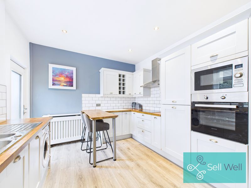 Property photo 3 of 29 Kitchen