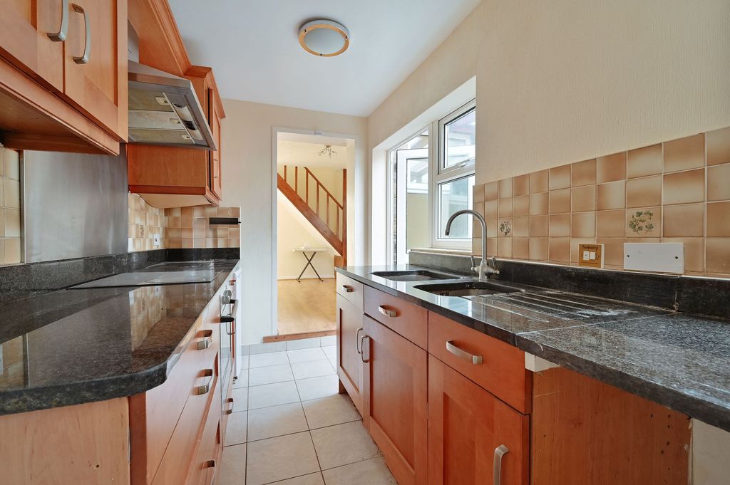 Property photo 2 of 19
