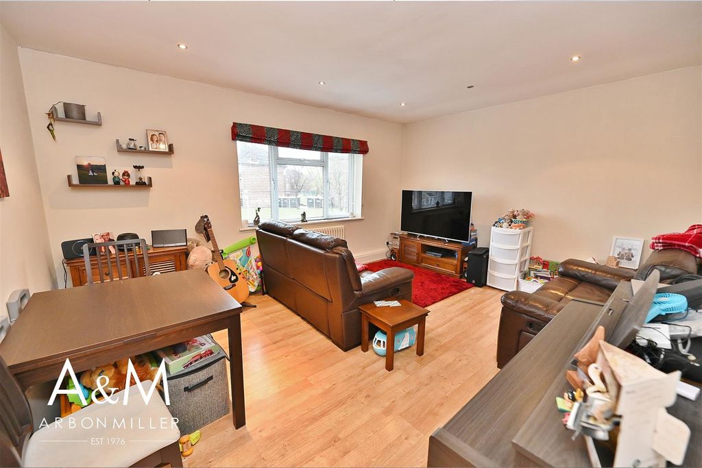 Property photo 2 of 9 7.Jpg