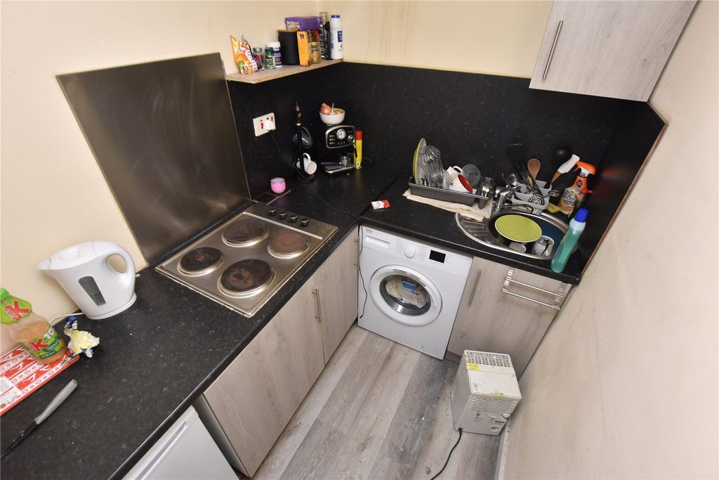 Property photo 3 of 11 Picture No. 30