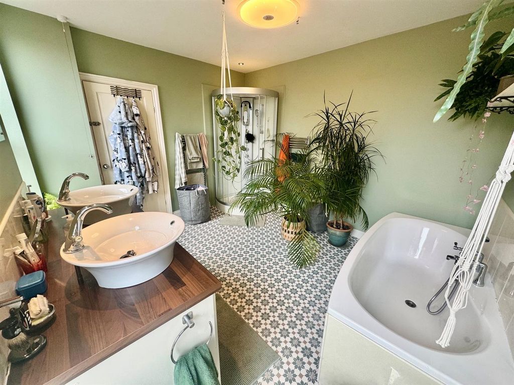 Property photo 2 of 20 Bathroom 2.Jpg