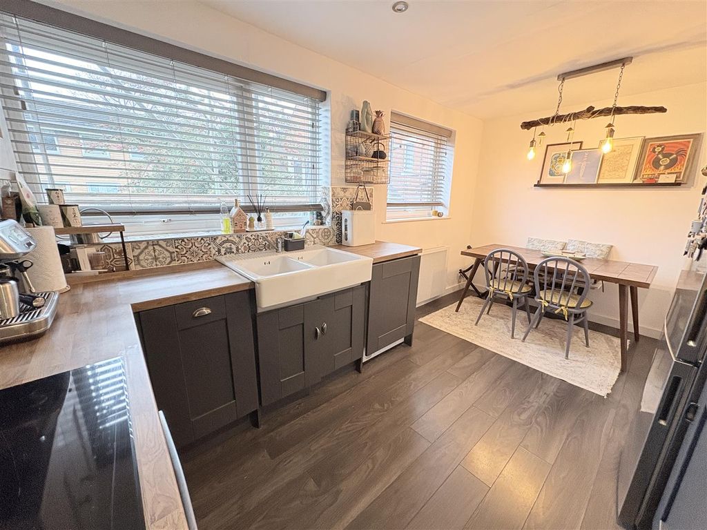 Property photo 2 of 19 Kitchen/Diner