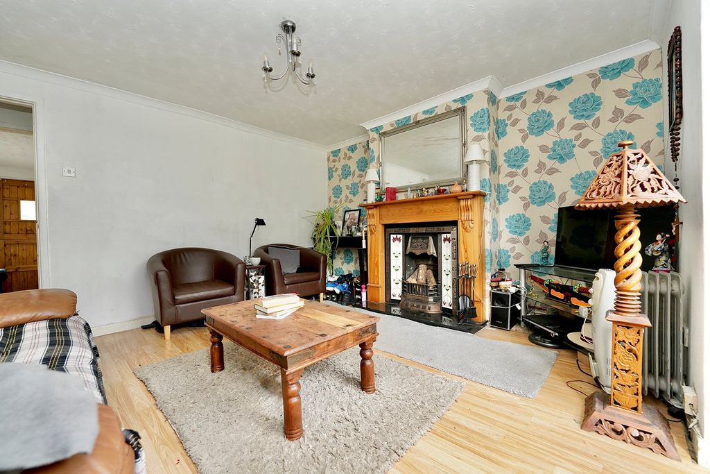 Property photo 2 of 12