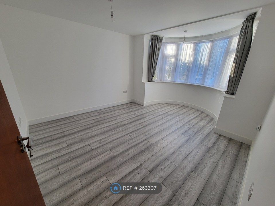 Property photo 1 of 7 Bedroom 1