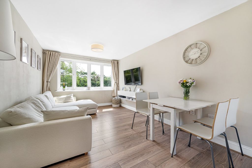 Property photo 2 of 9 2418523