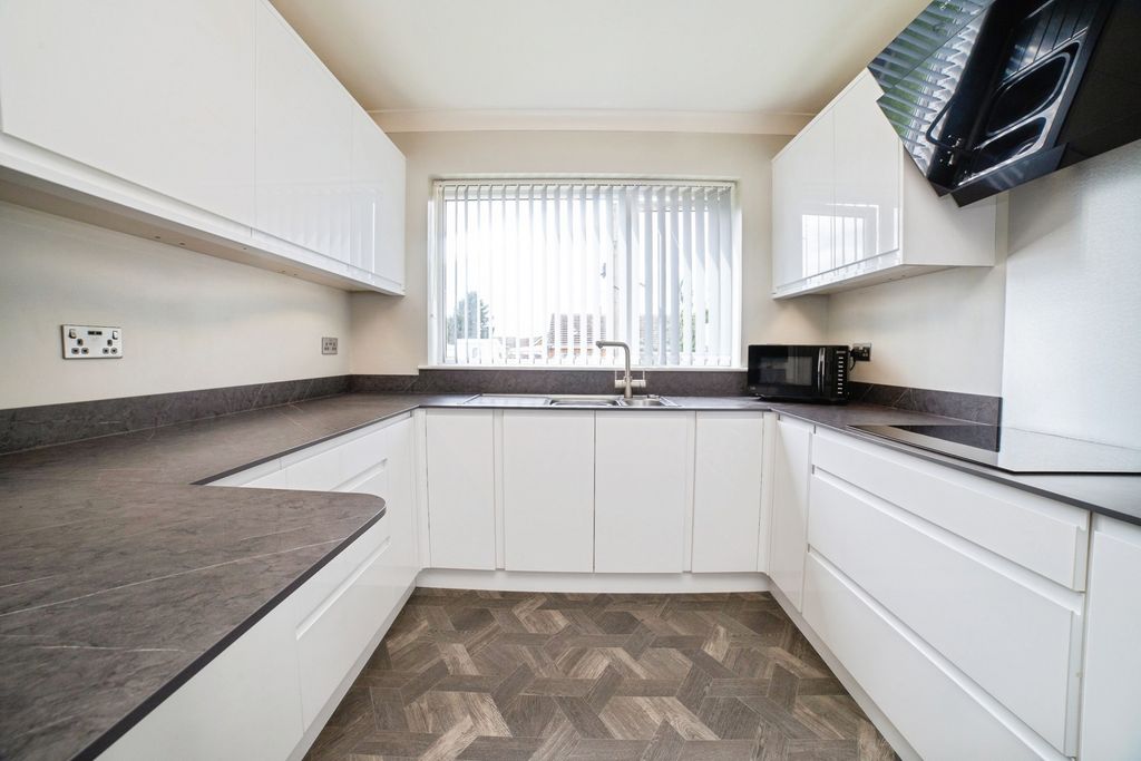 Property photo 3 of 20 Pbox-Img.Jpg