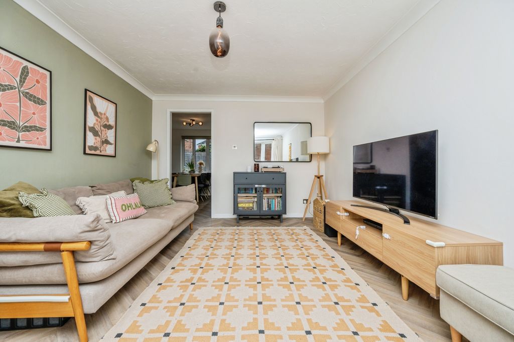 Property photo 2 of 13