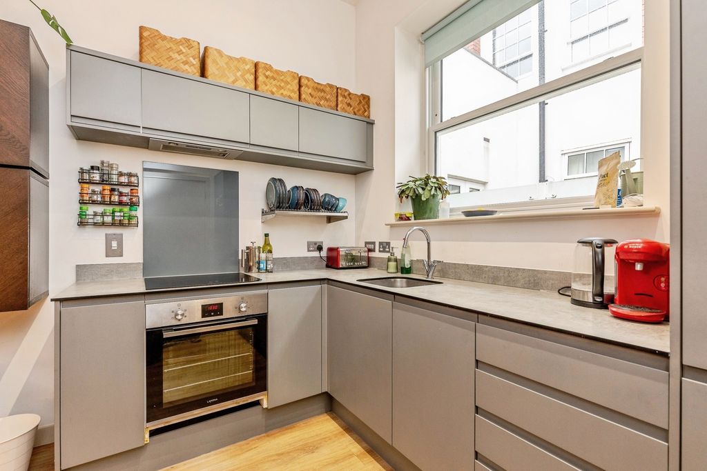 Property photo 3 of 13 Photo