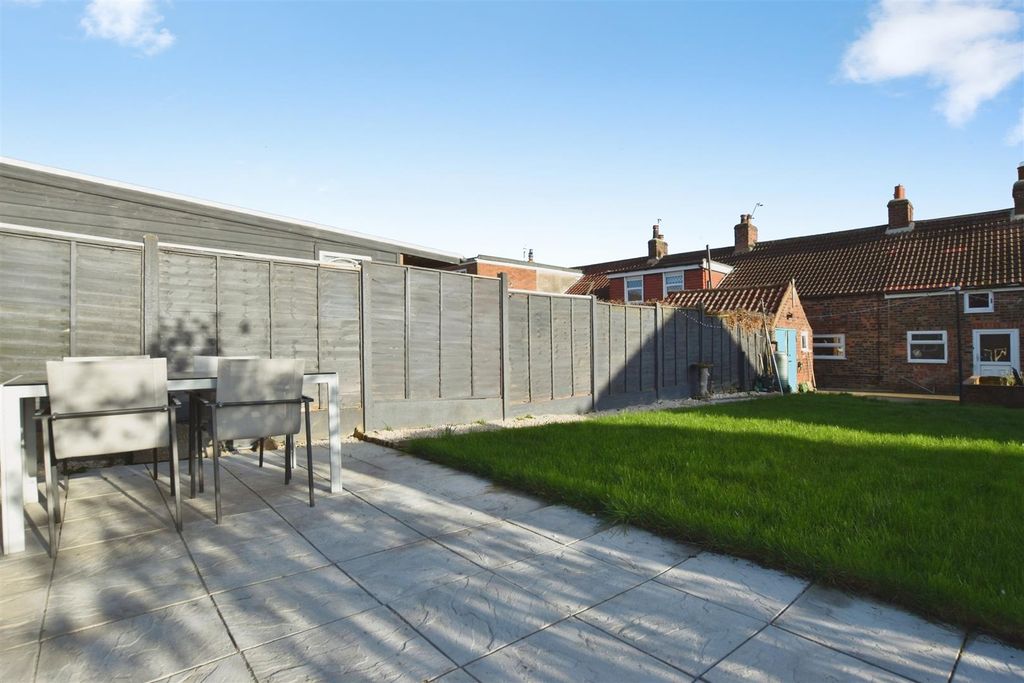 Property photo 3 of 23 ce0359Bb-Patio 20Garden.Jpg