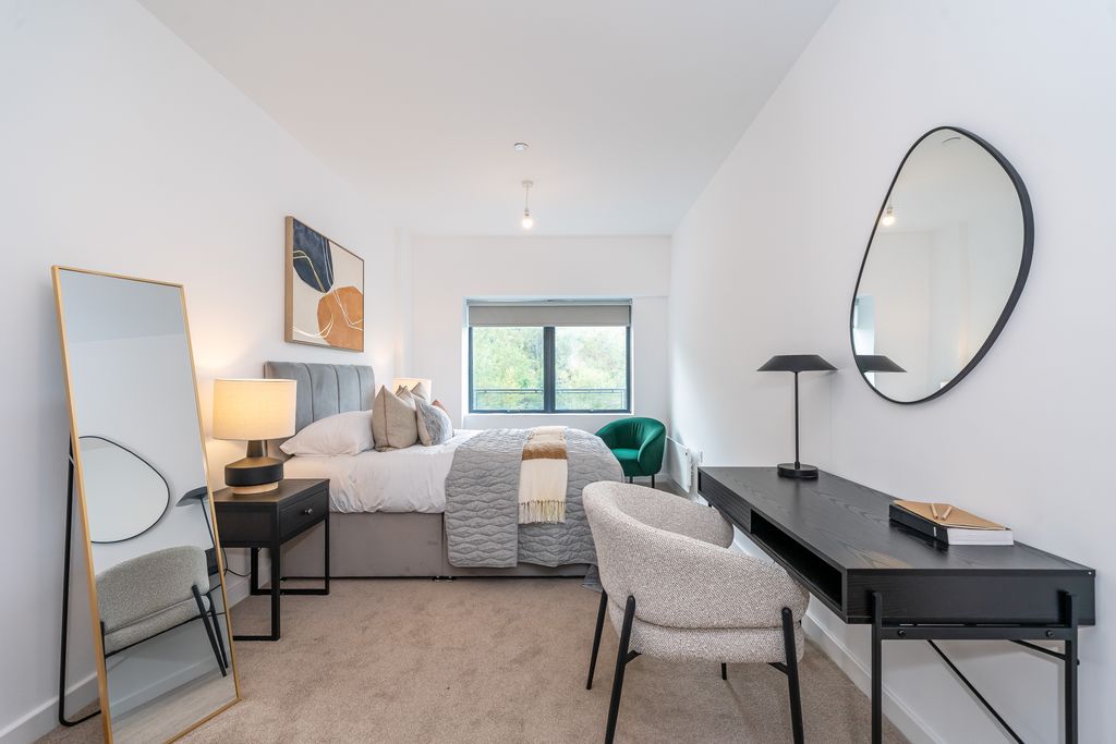 Property photo 3 of 6 Bedroom