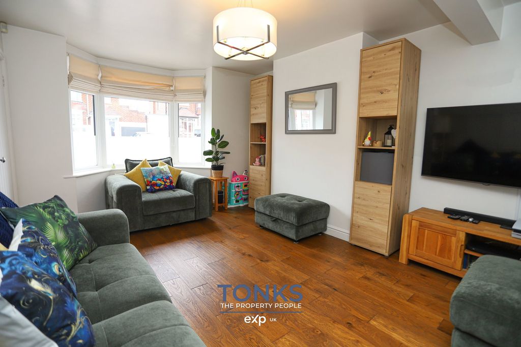 Property photo 3 of 20