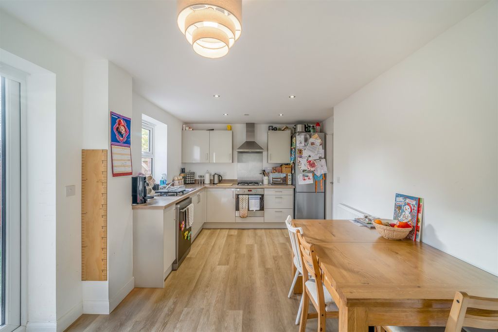 Property photo 3 of 22