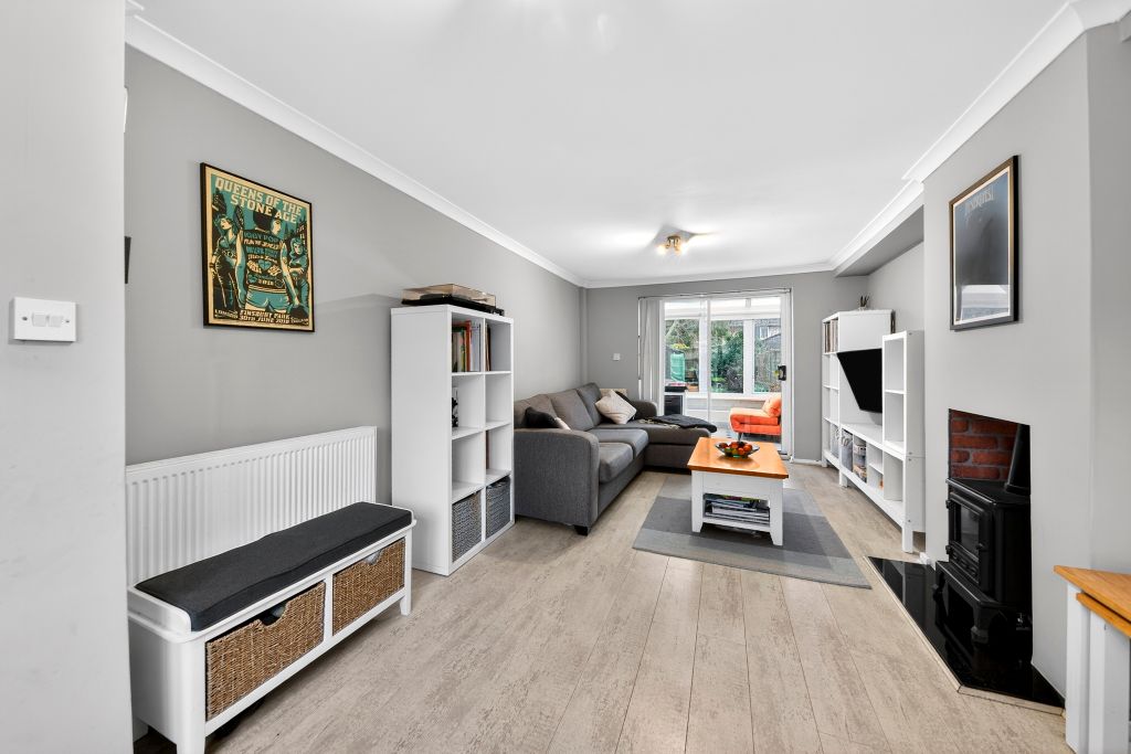 Property photo 2 of 17