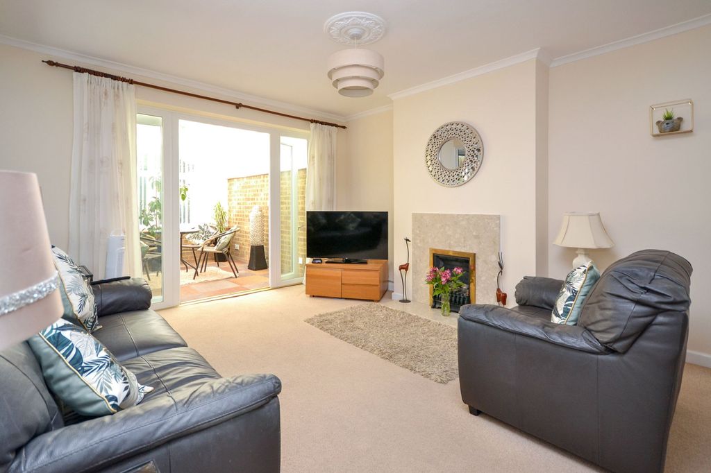 Property photo 2 of 16