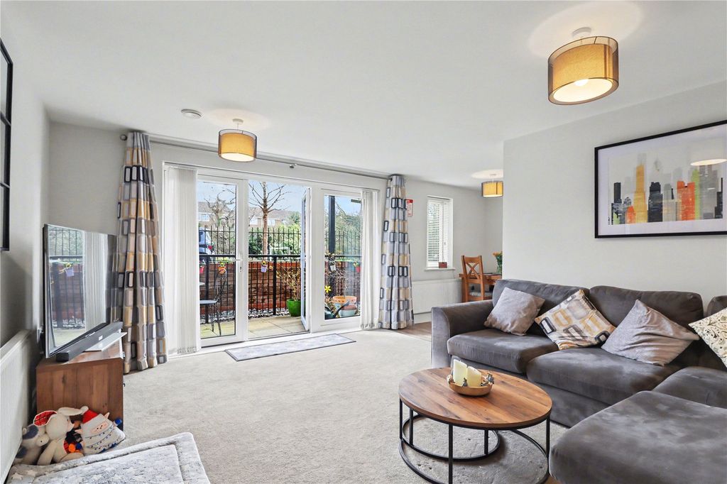 Property photo 3 of 10 Living Room