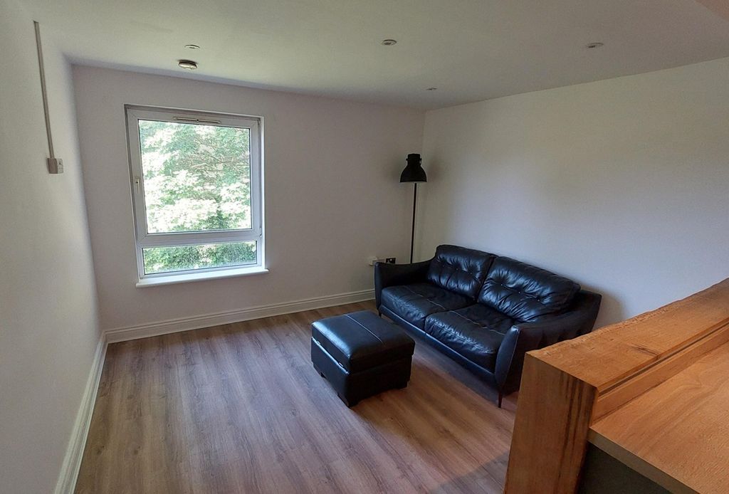 Property photo 2 of 9 Living Area