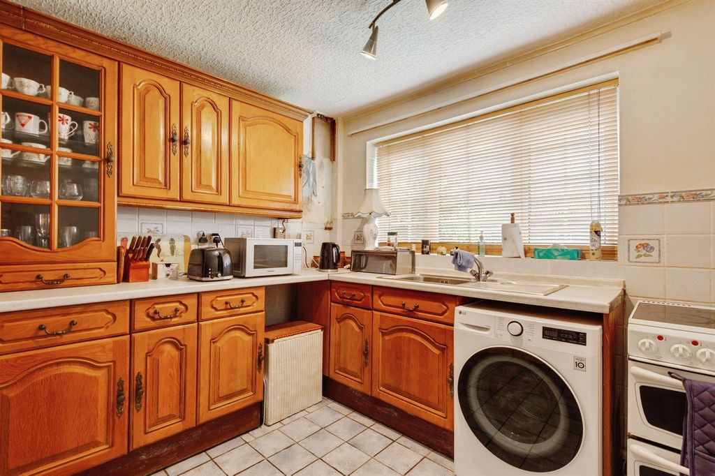 Property photo 3 of 17