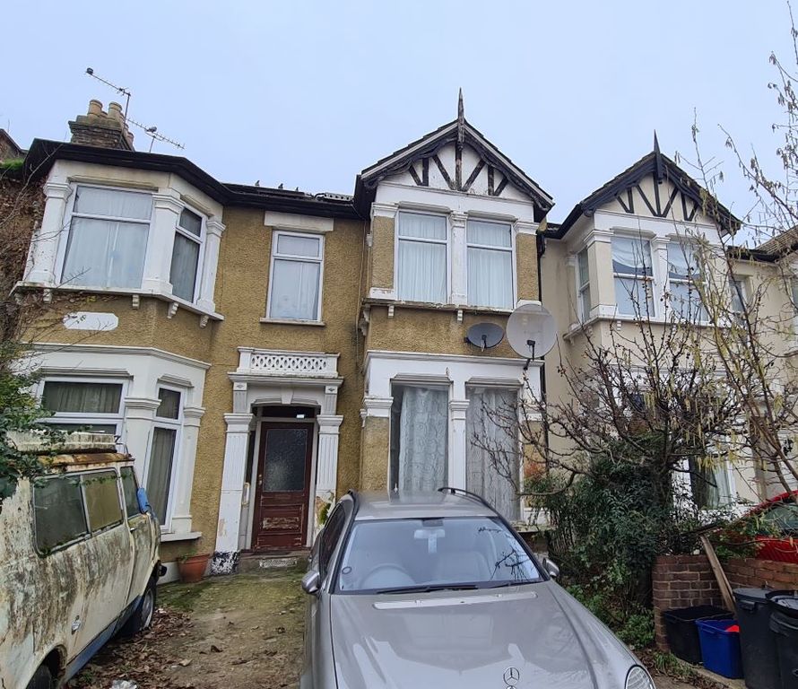 Property photo 1 of 8