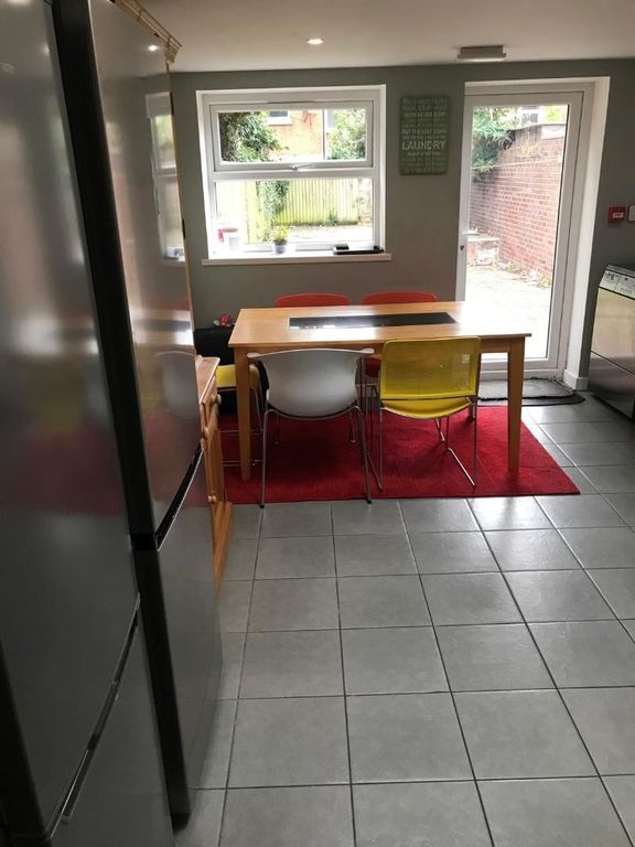 Property photo 3 of 7 Table And Chairs.Jpg