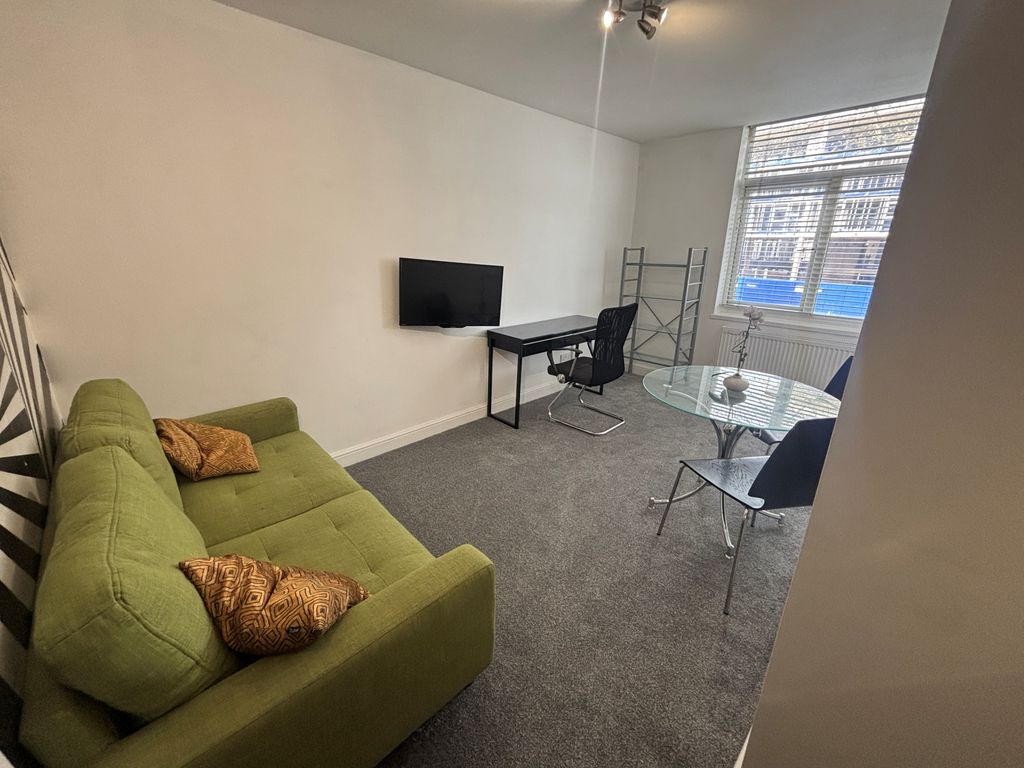 Property photo 1 of 9 Image