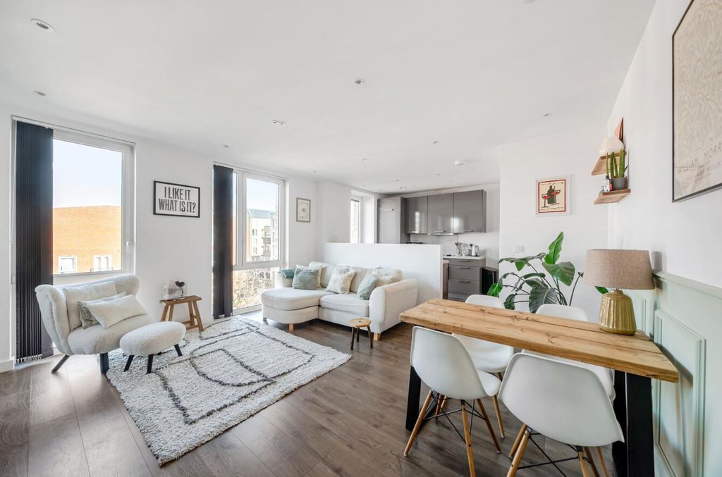 Property photo 2 of 9 Davidson Frost-Wellings, Dfw, Aldenham Court, Livi