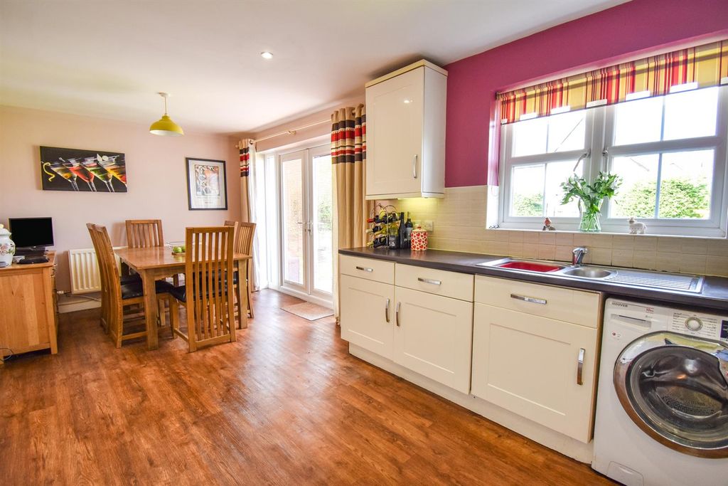 Property photo 2 of 24 Kitchen Diner