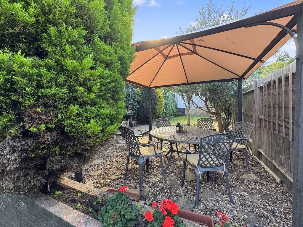 Property photo 3 of 33