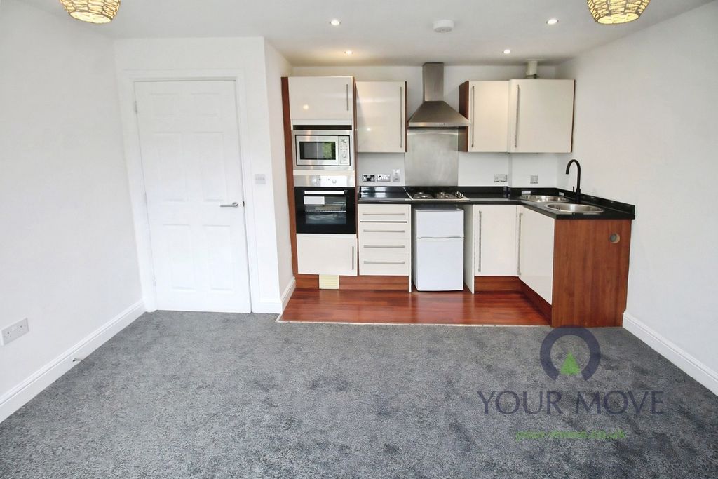 Property photo 2 of 12 Lounge/Kitchen