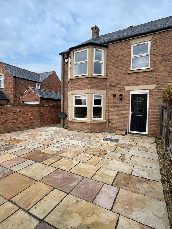 Property photo 1 of 9 Image