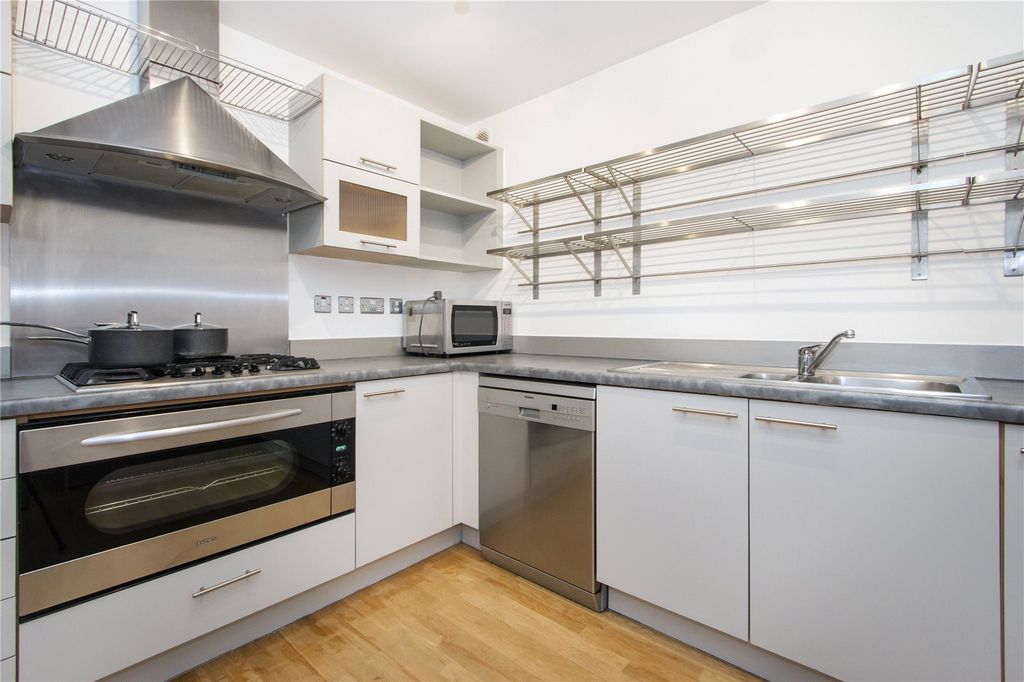 Property photo 2 of 10 Kitchen