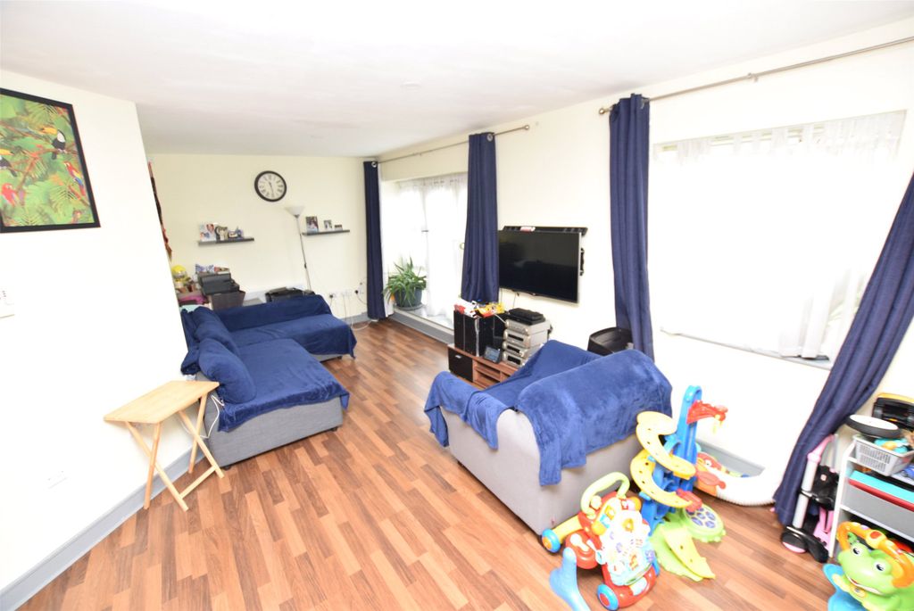 Property photo 3 of 11 Picture No. 11