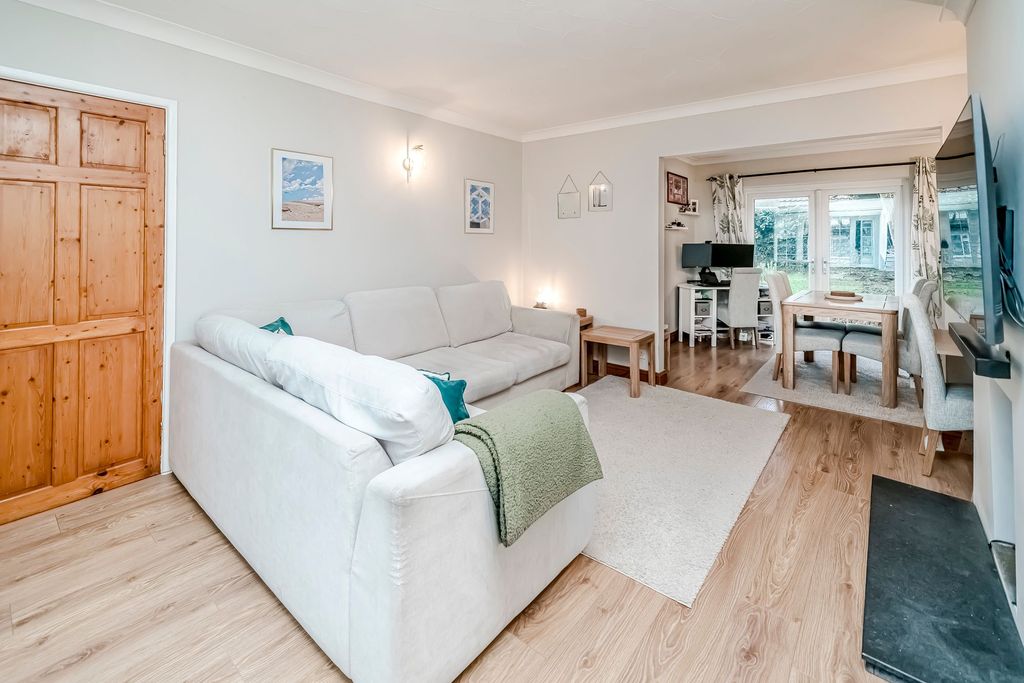 Property photo 3 of 31