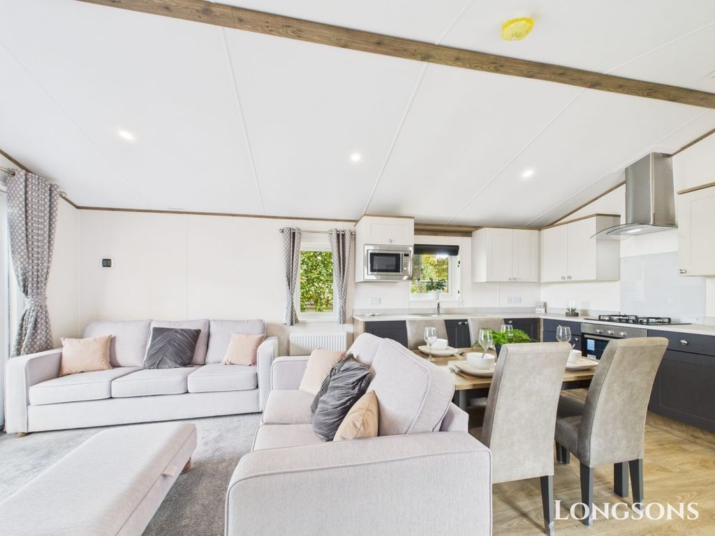 Property photo 3 of 23 Cam02173G0 Pr0280 Still026