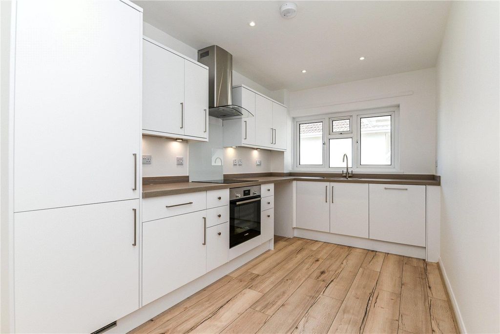 Property photo 2 of 19 Picture No. 48