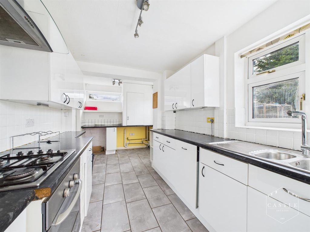 Property photo 2 of 16 Kitchen