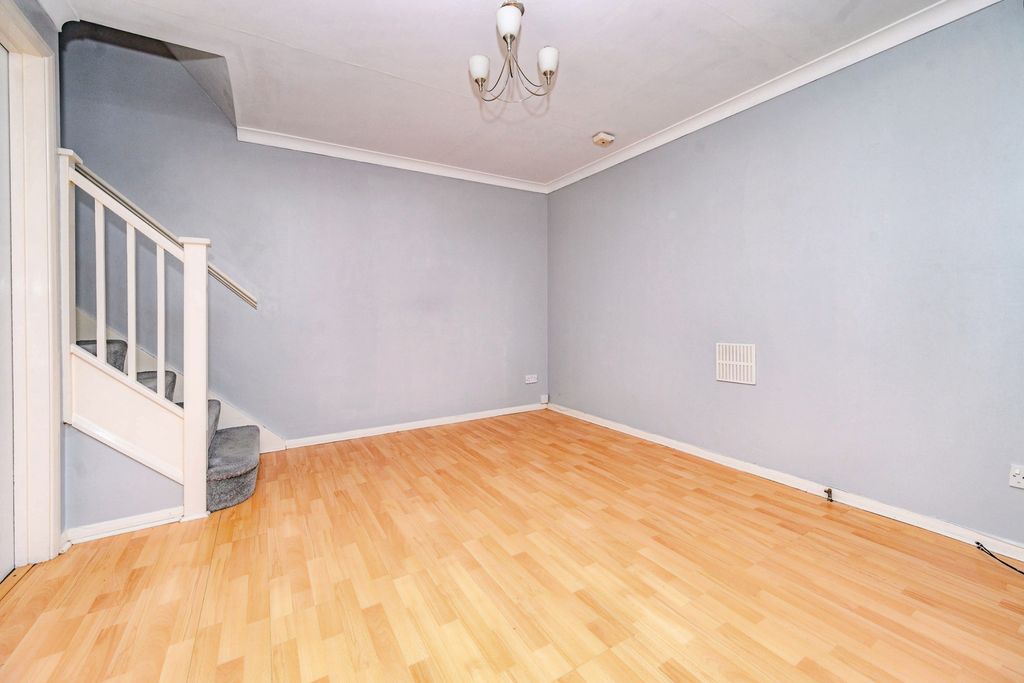 Property photo 2 of 11 Photo