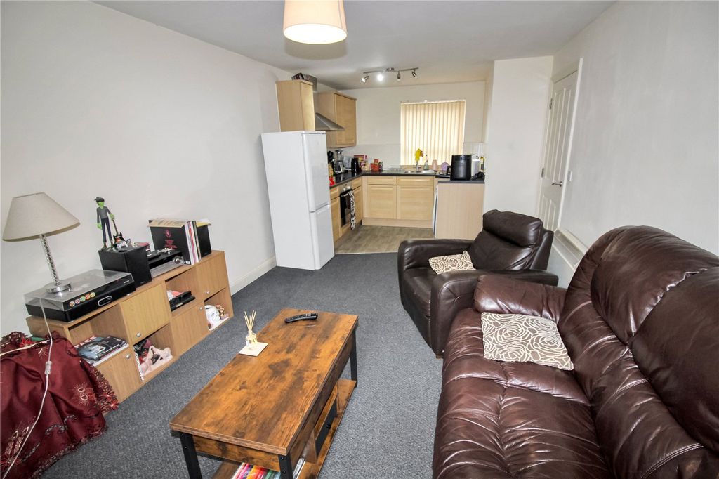 Property photo 3 of 8 Picture No. 04