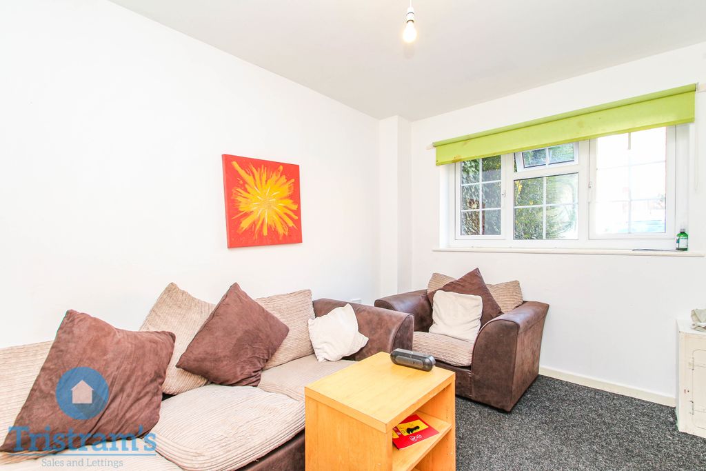 Property photo 3 of 13 Img_3141