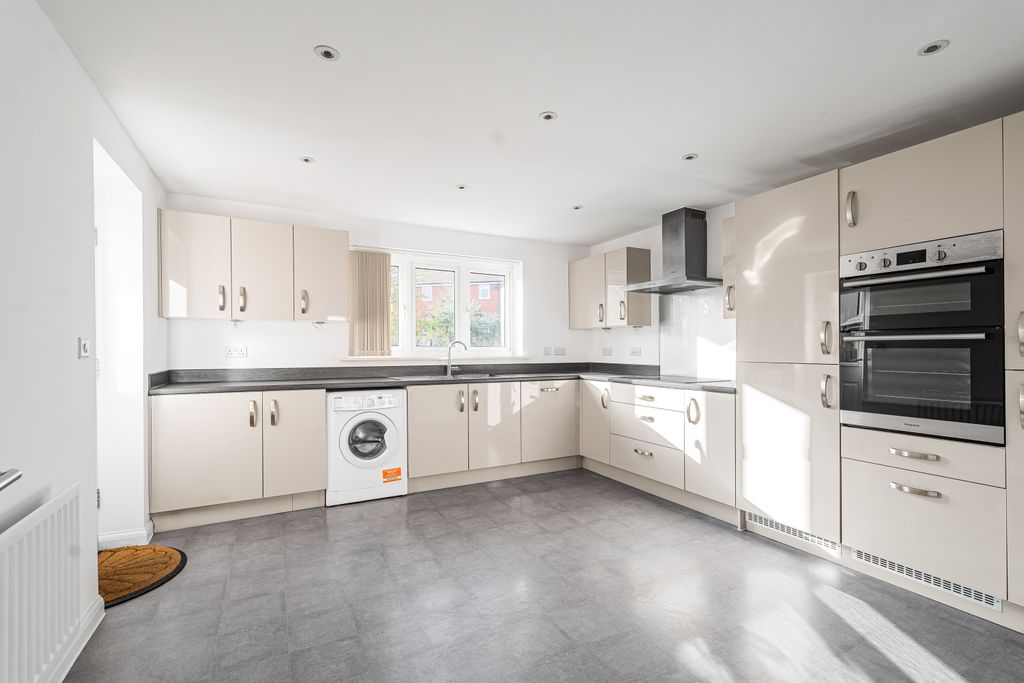 Property photo 3 of 20 2_67817