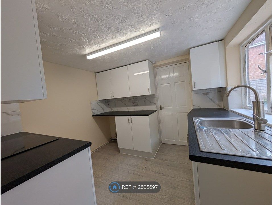 Property photo 1 of 13 Kitchen