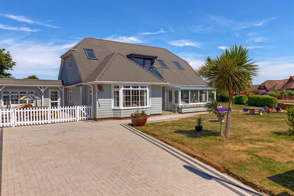 Property photo 1 of 19 Sandown Ave_18.Jpg