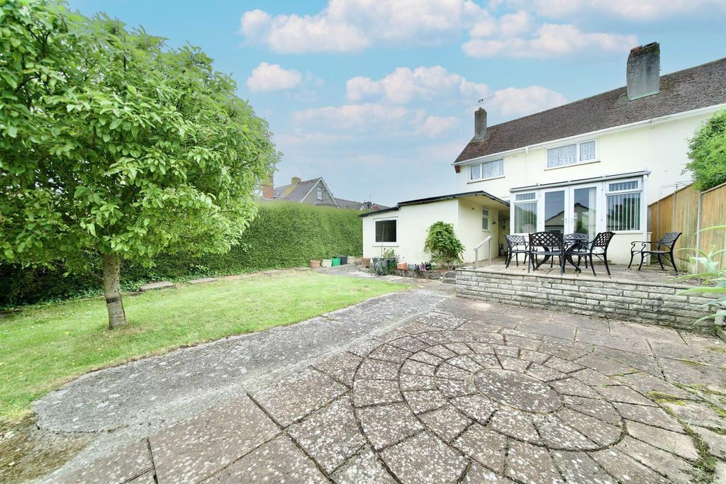Property photo 1 of 18 2 St l Back Copy.Jpg