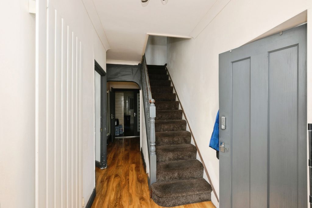 Property photo 3 of 24 Pbox-Img.Jpg