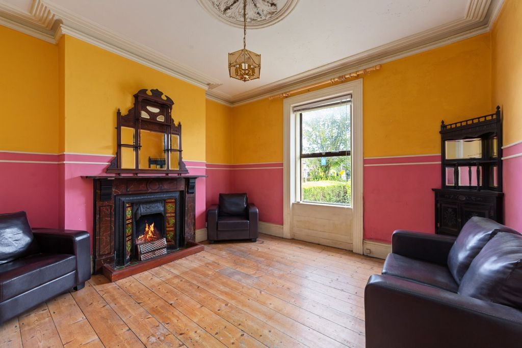 Property photo 3 of 17 Picture No. 02
