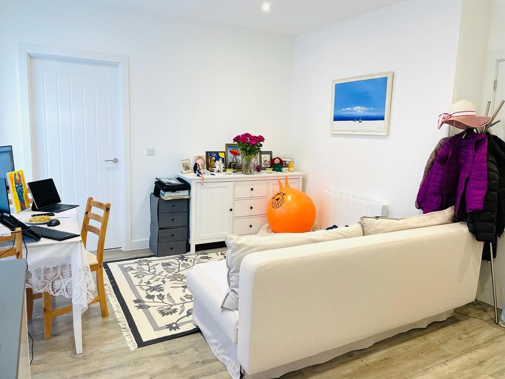 Property photo 2 of 10 Liv.Jpg