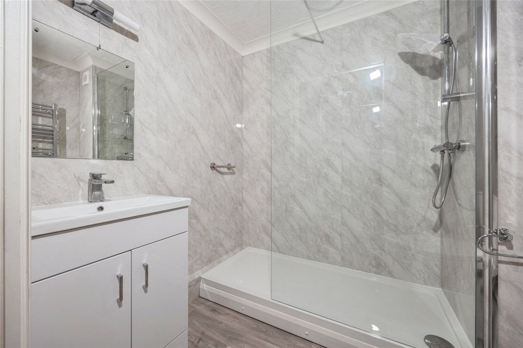 Property photo 1 of 10 Shower Room
