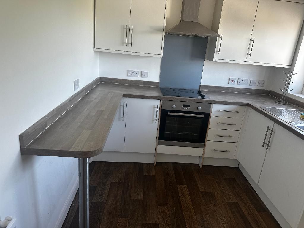 Property photo 2 of 12 Kitchen