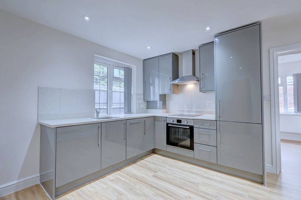 Property photo 2 of 7 Picture No. 14